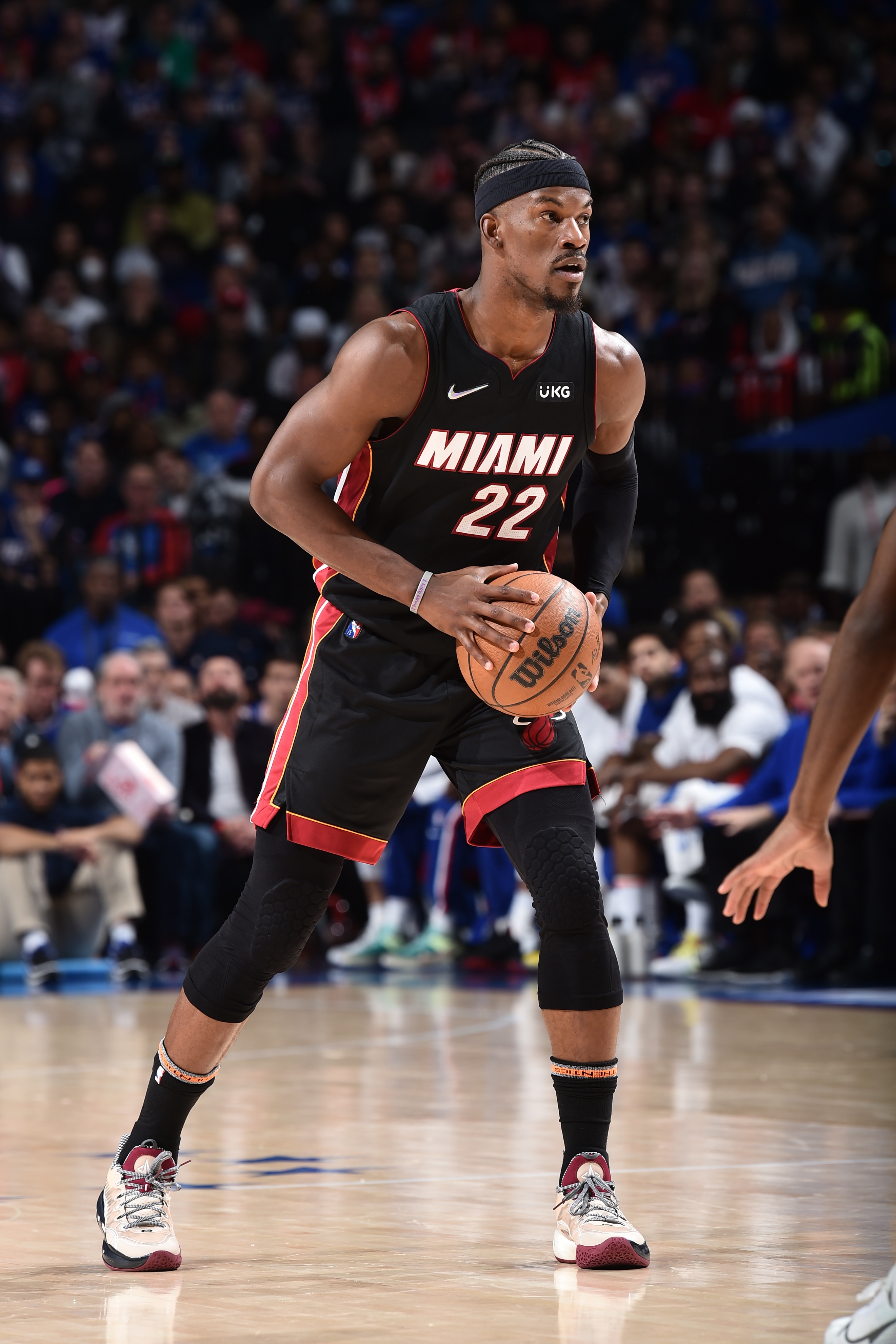 周琦8板3帽首钢逆转广州 邹阳20+10福建负青岛